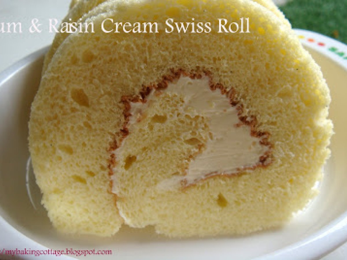 Rum & raisin cream swiss roll - photo 2