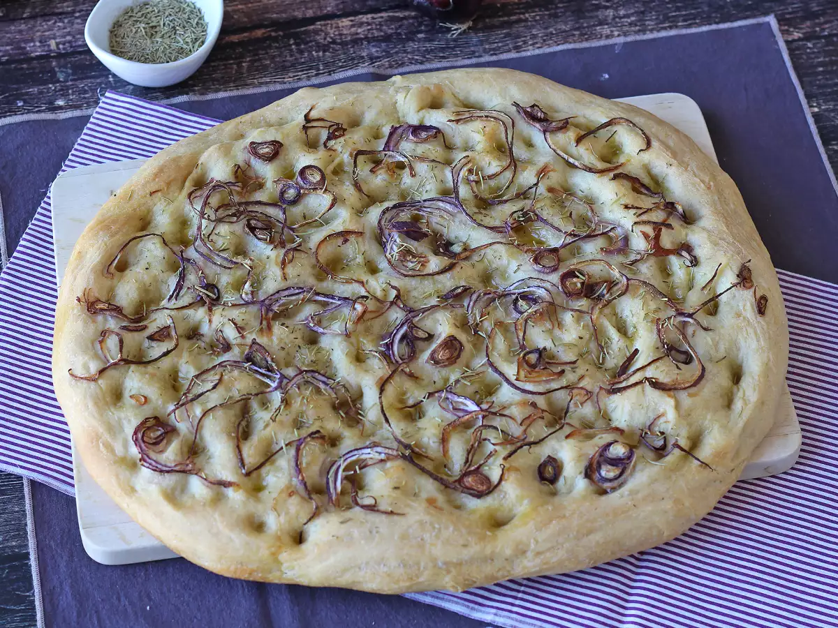 Rustic Focaccia with Onion and Rosemary - photo 2