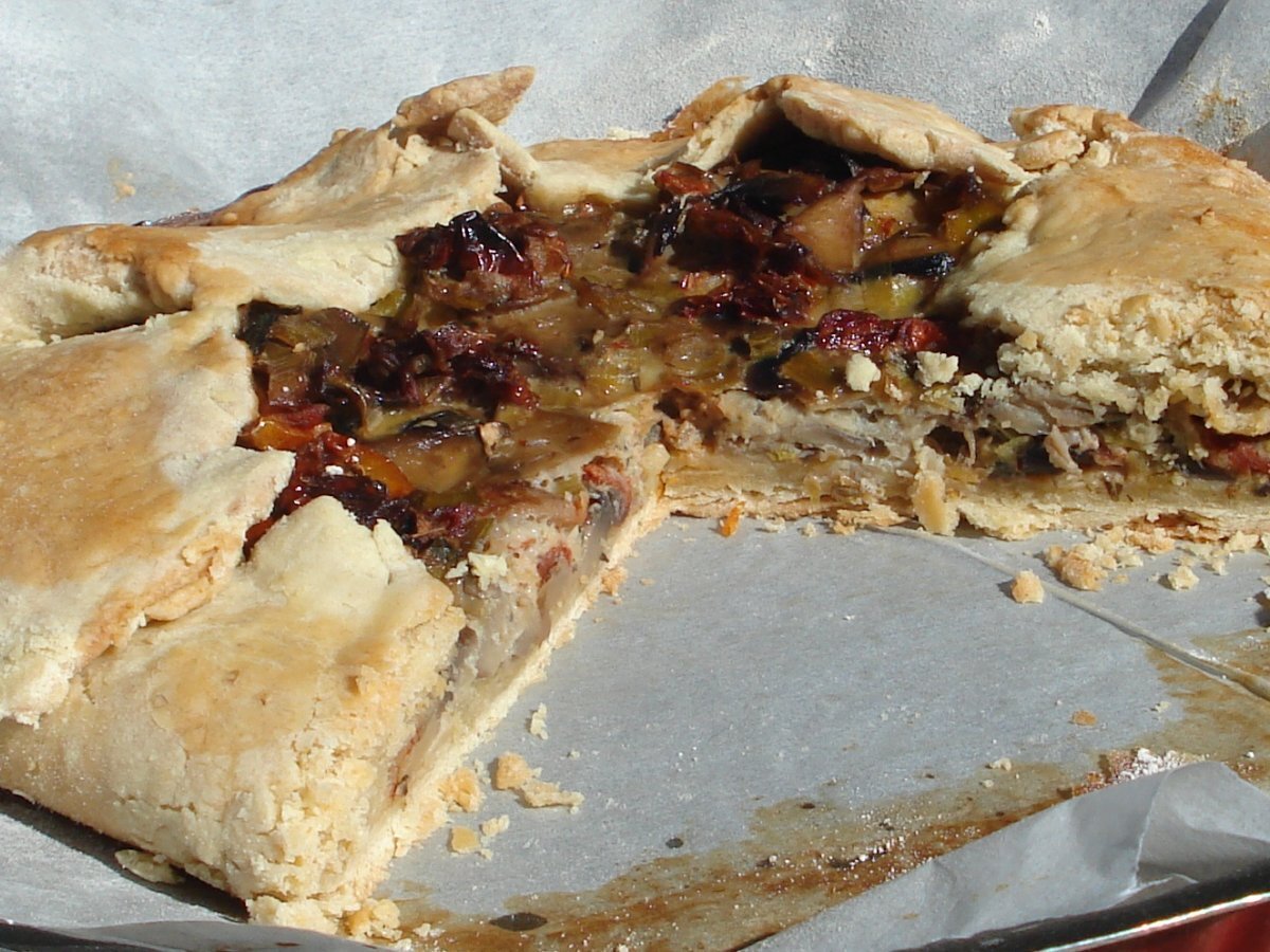 Rustic leek and mushroom pie (dairy free)