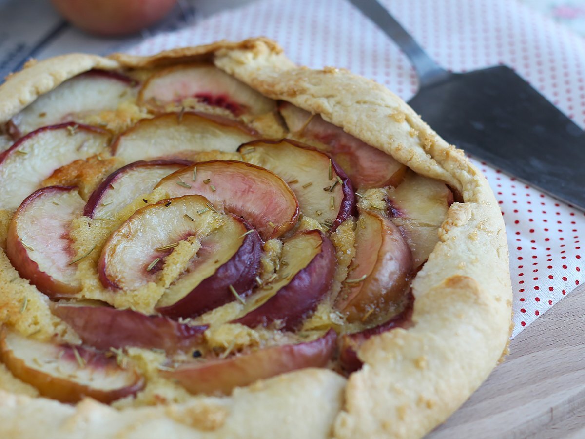 Rustic peach tart - Recipe Petitchef