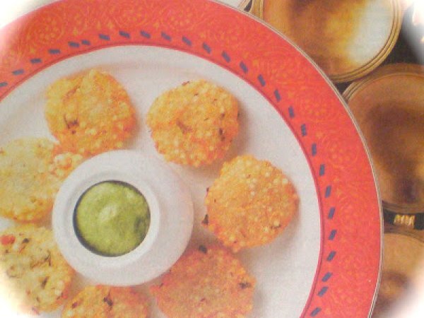 Sabudana Vada & Green Chutney