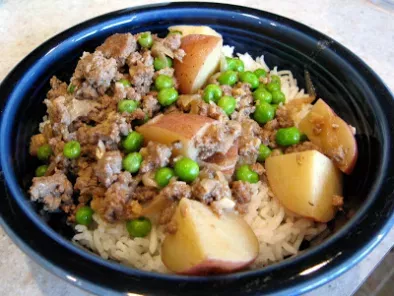 Safaid Keema, Maybe?: Ground Meat with Potatoes In Scented (Off) White Sauce