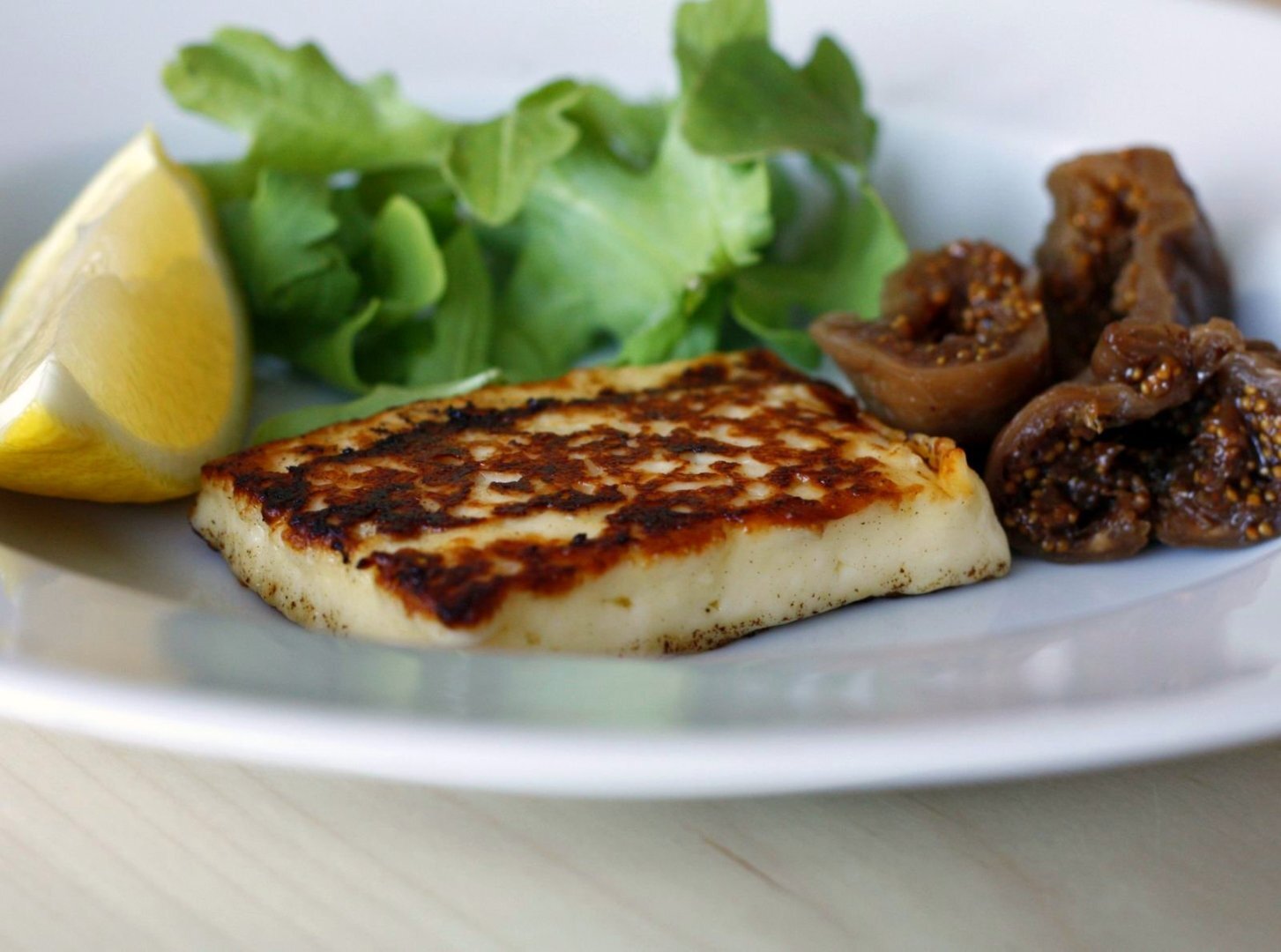 Saganaki with pickled figs Recipe Petitchef