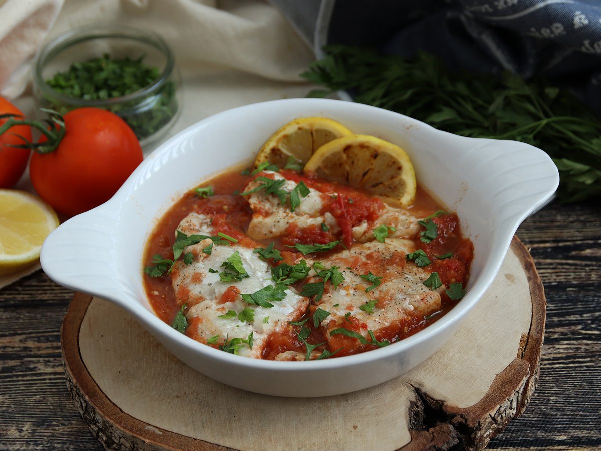 Saithe with a tomato, lemon and cumin sauce - easy and tasty recipe