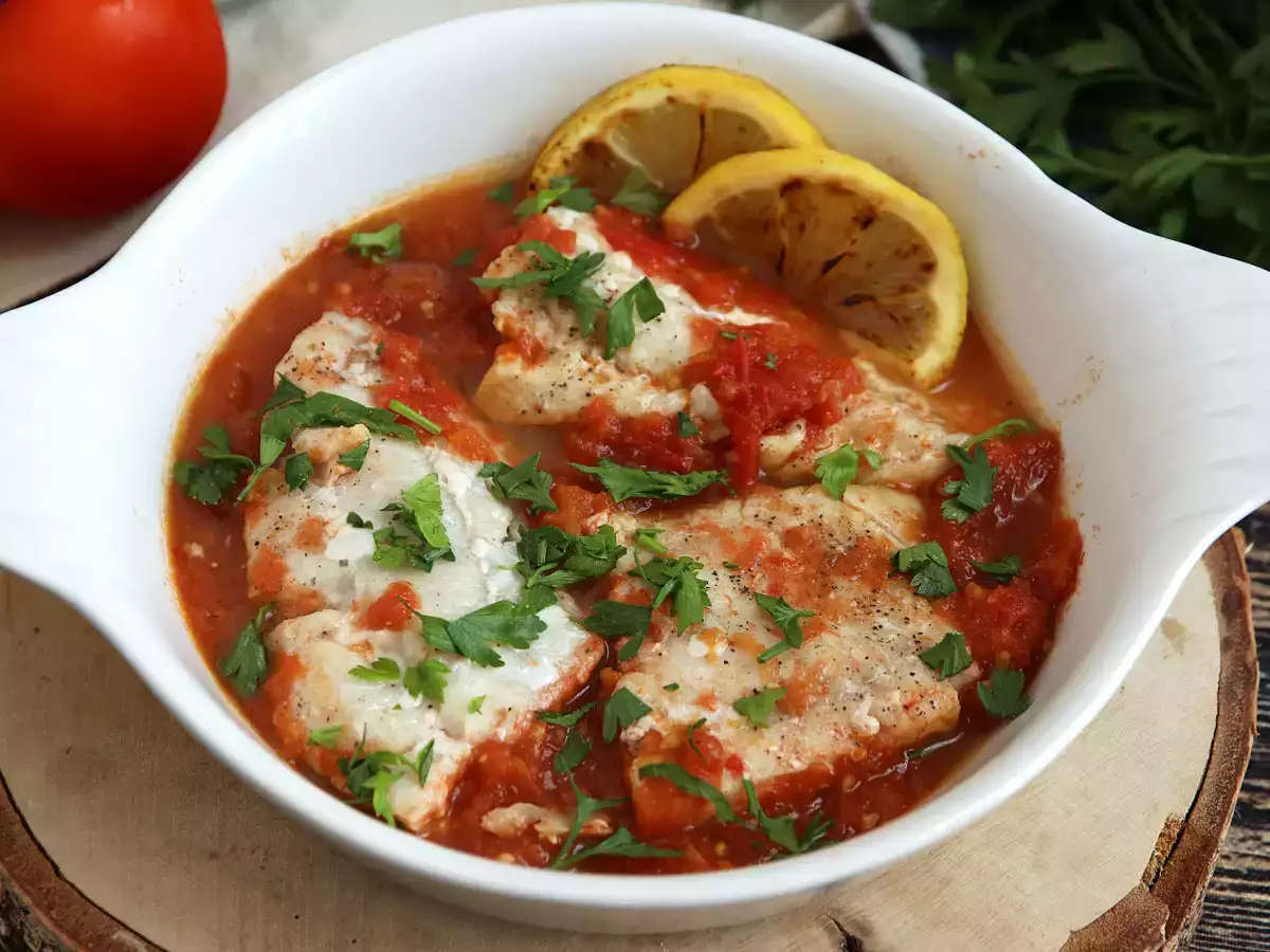 Saithe with tomato and lemon (healthy and easy recipe!) - photo 3