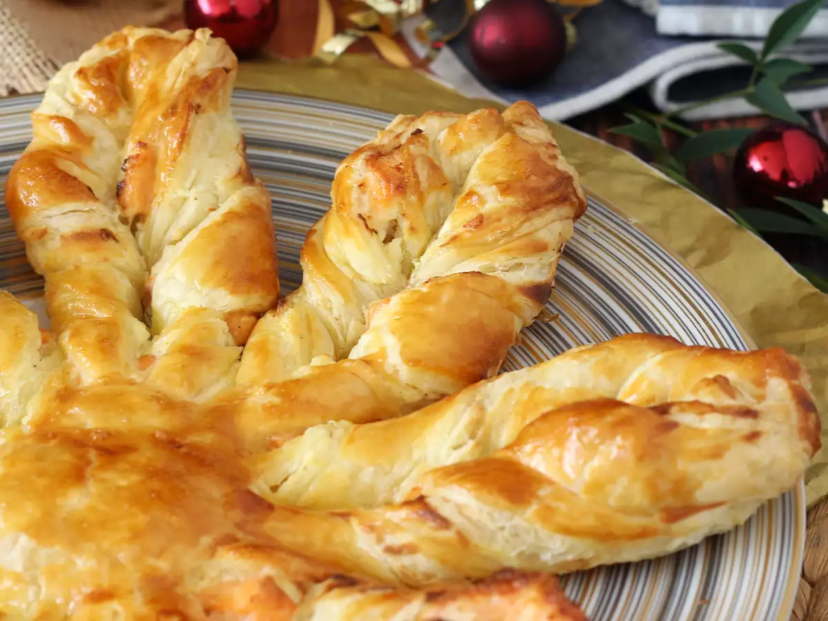 Salmon and Cream Cheese Puff Pastry Snowflake, Perfect for Sharing as an Appetizer - photo 2