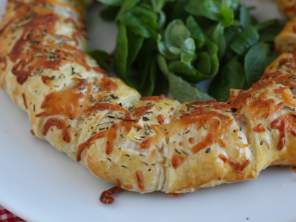 Salmon and mustard flaky crown - photo 3