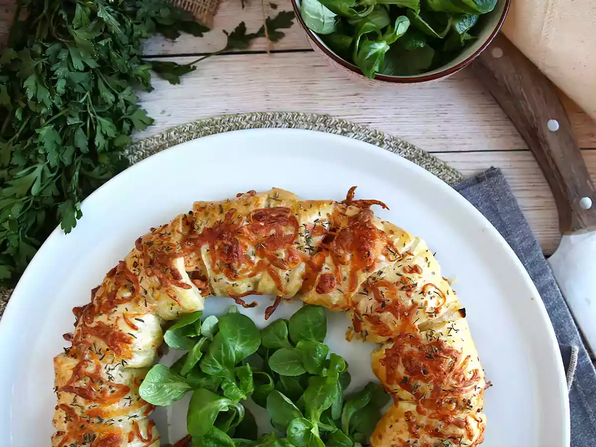 Salmon and mustard puff pastry crown - photo 4
