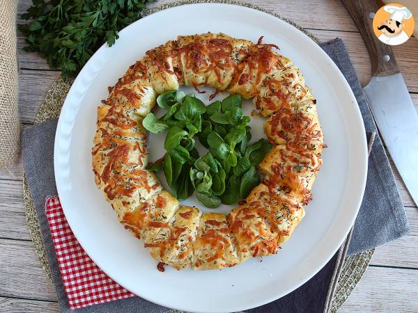 Salmon and mustard puff pastry crown - photo 2