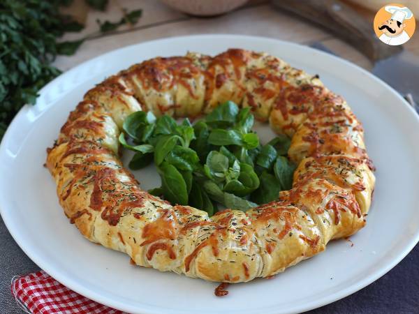 Salmon and mustard puff pastry crown