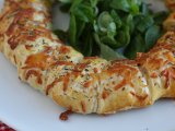 Salmon and mustard puff pastry crown, photo 2