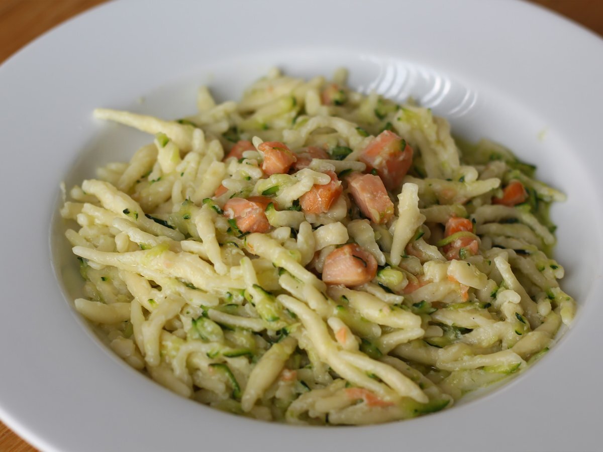 Salmon and zucchini pasta - photo 2