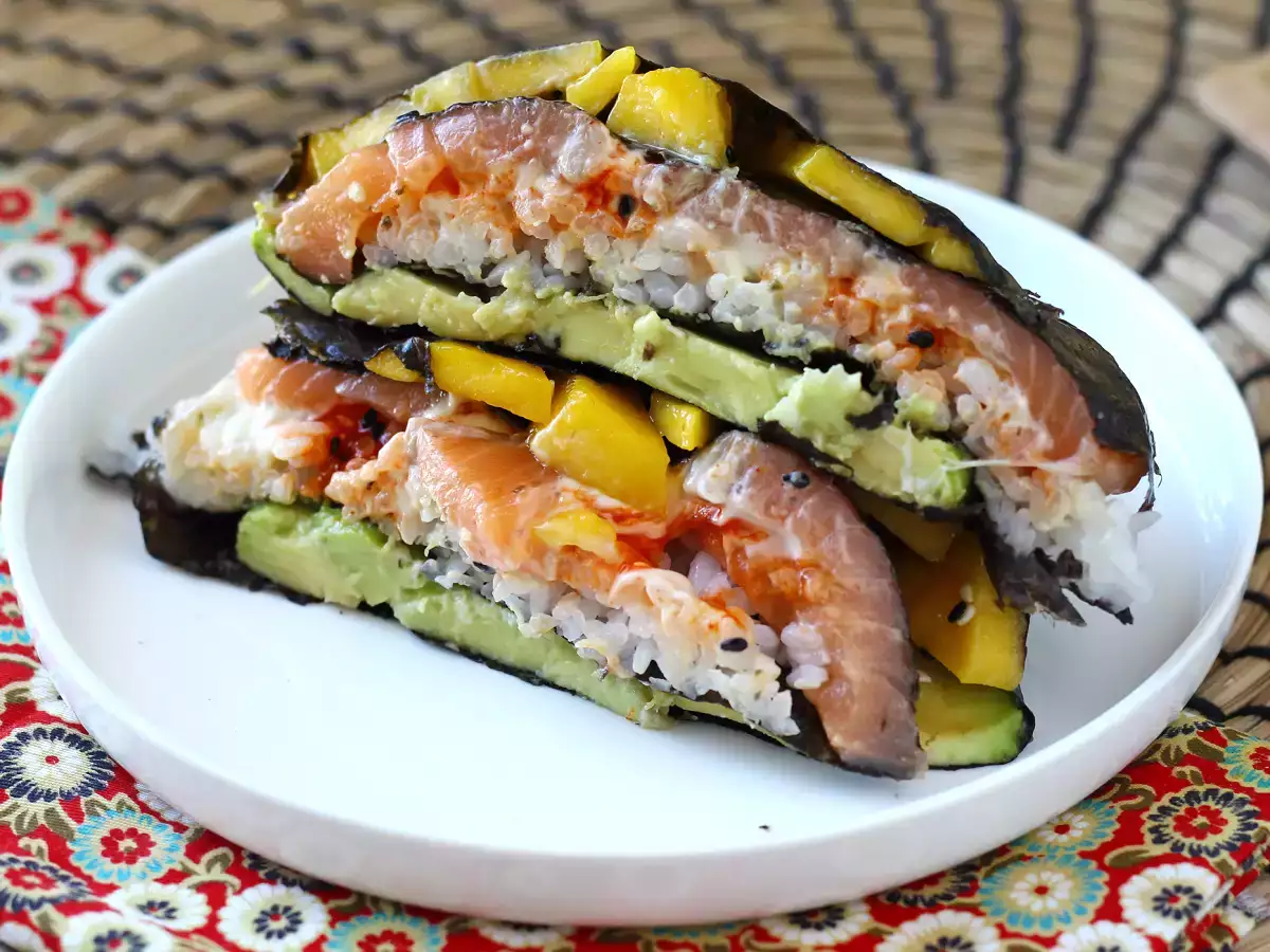 Salmon, avocado and mango sushi sandwich - photo 2