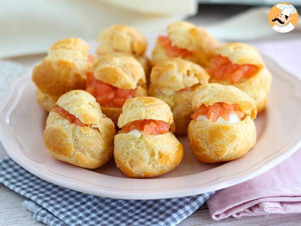 Salmon cream puffs