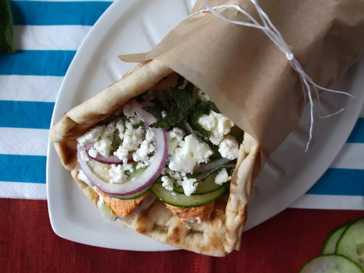 Salmon gyros, the perfect Greek fish sandwich for summer! - photo 4