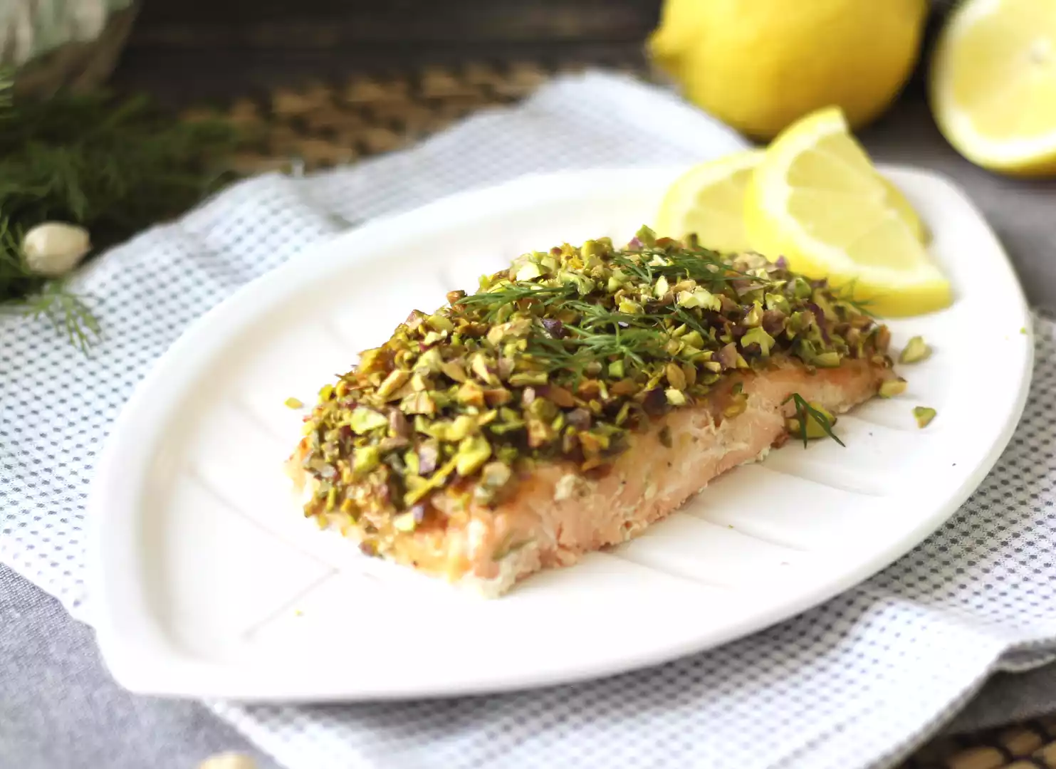 Salmon in pistachio crust