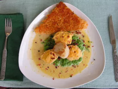 https://en.petitchef.com/imgupl/recipe/salmon-quenelles-with-watercress-cream-and-rice-cakes--md-358804p579395.jpg