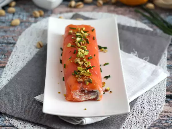 Recipe Salmon roll with ricotta and pistachios