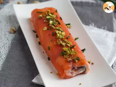 Salmon roll with ricotta cheese and pistachios, the perfect appetizer for Christmas parties, photo 5