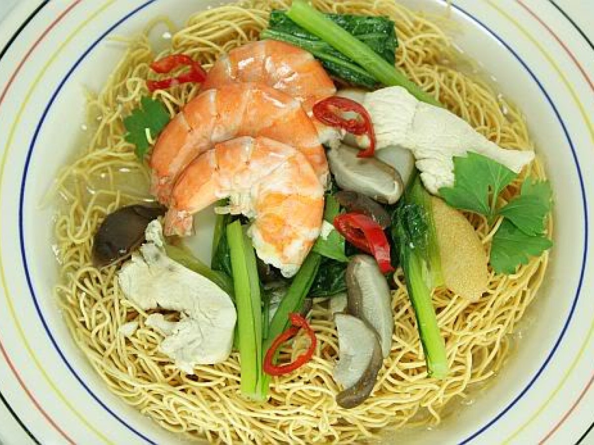 Sang Har Mien (Prawns with Crispy Egg Noodles) - photo 2