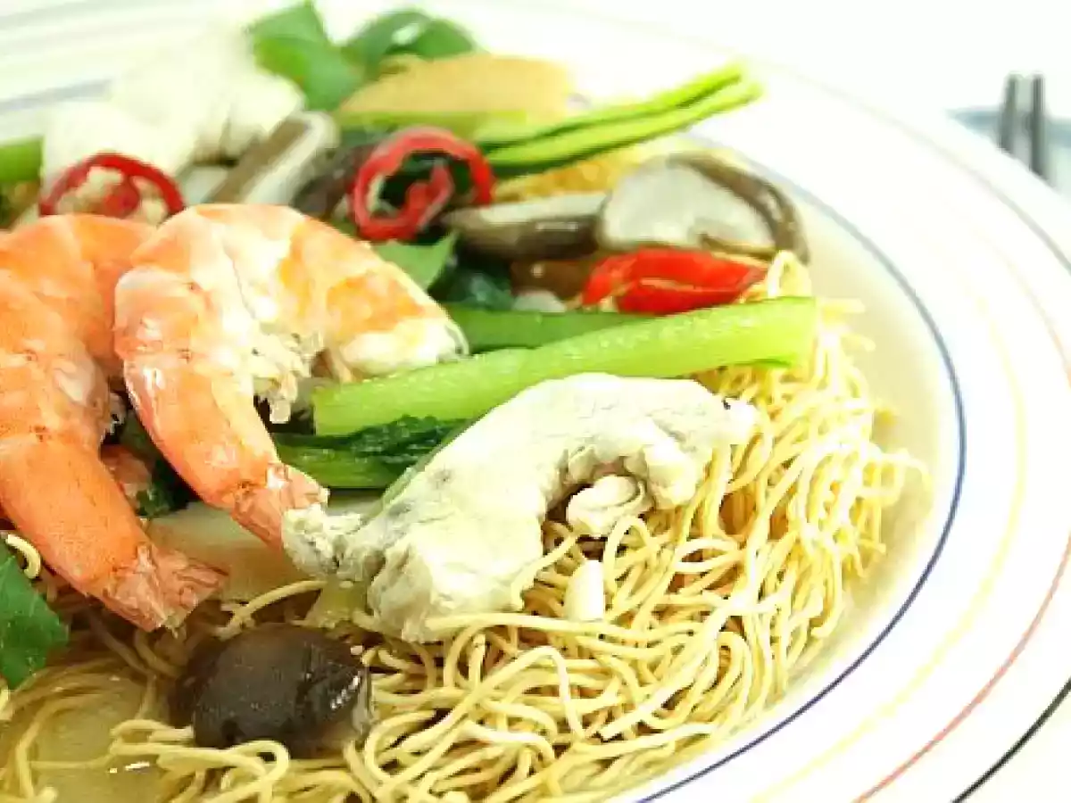 Sang Har Mien (Prawns with Crispy Egg Noodles) - photo 3