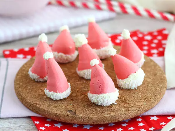 Recipe Santa hat meringues