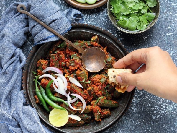 SARSON MASALA BHINDI (OKRA COOKED IN MUSTARD PASTE)