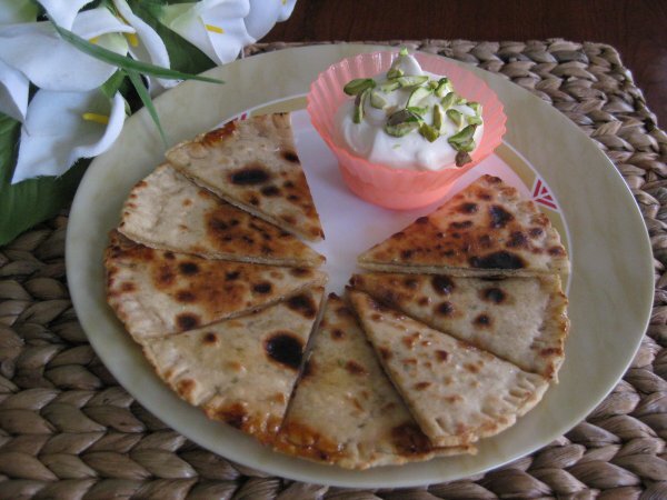 Saunf Wali Meethi Roti /Fennel flavored, sugar stuffed Flat bread