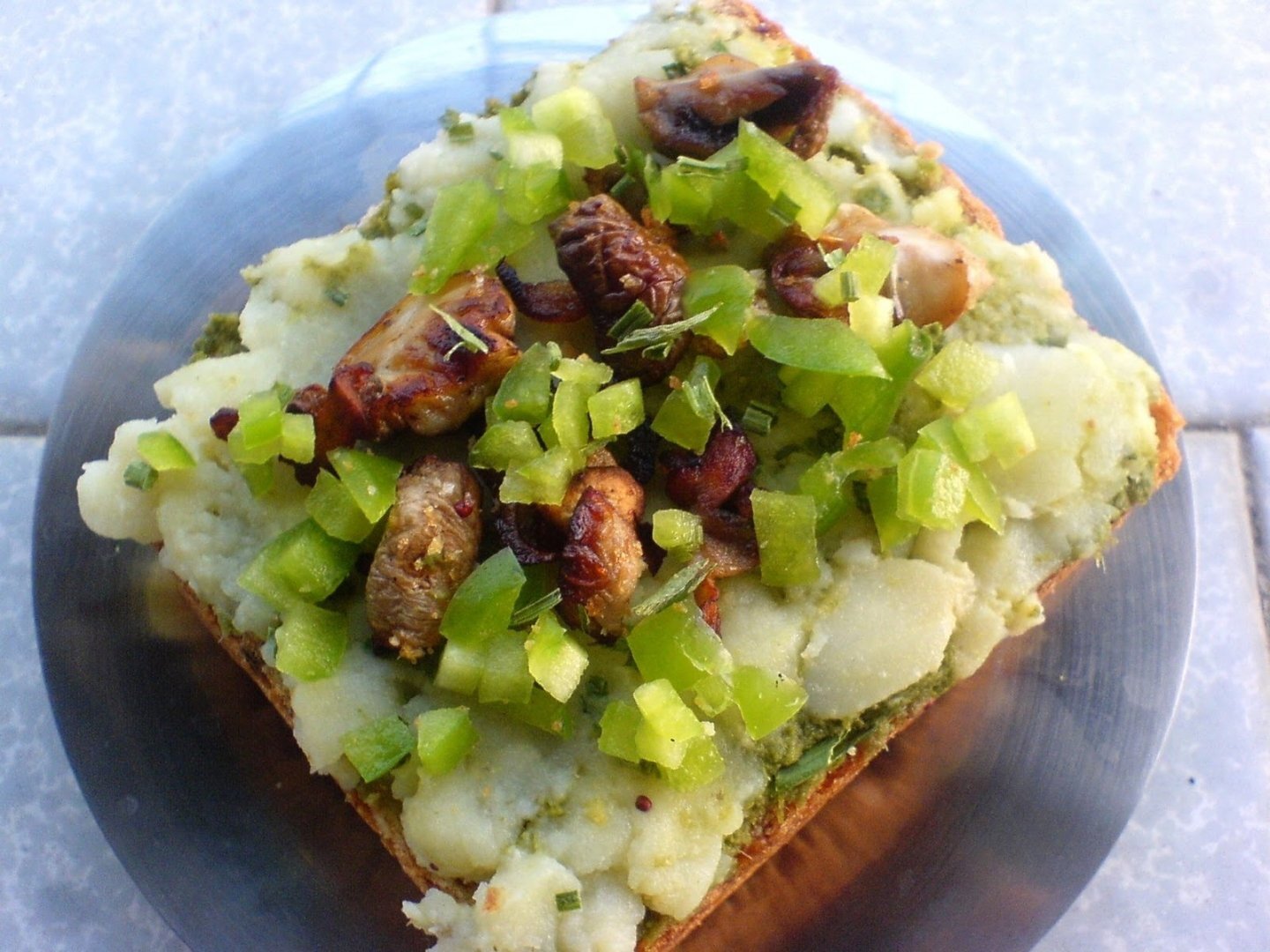 Sauteed mushroom, mashed potato open sandwich, Recipe Petitchef