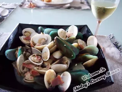Sauvignon Blanc Clams & Mussels Pot