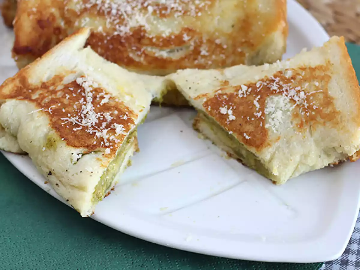 Savory french toast rolls with pesto - photo 2