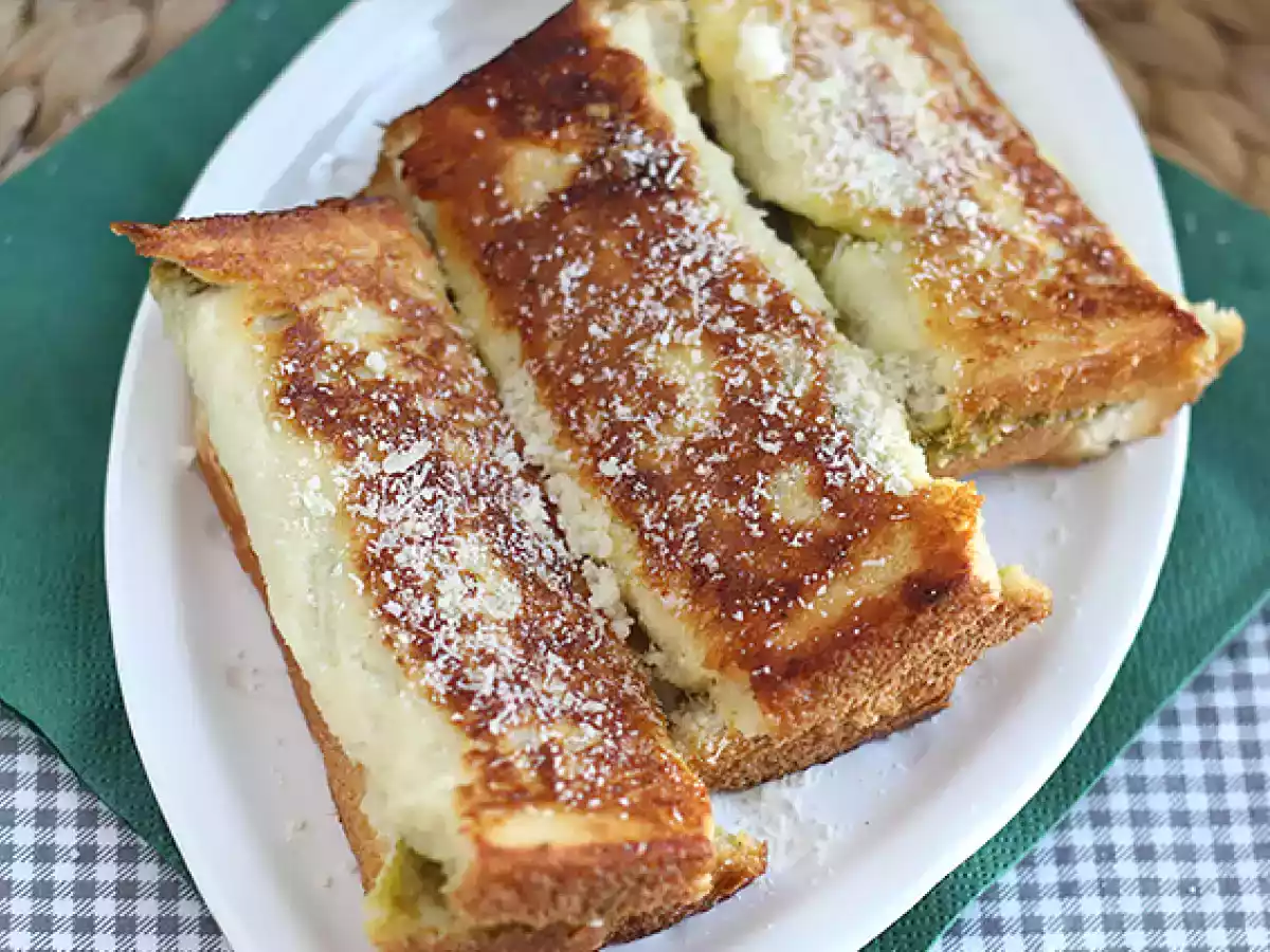 Savory french toast rolls with pesto - photo 5