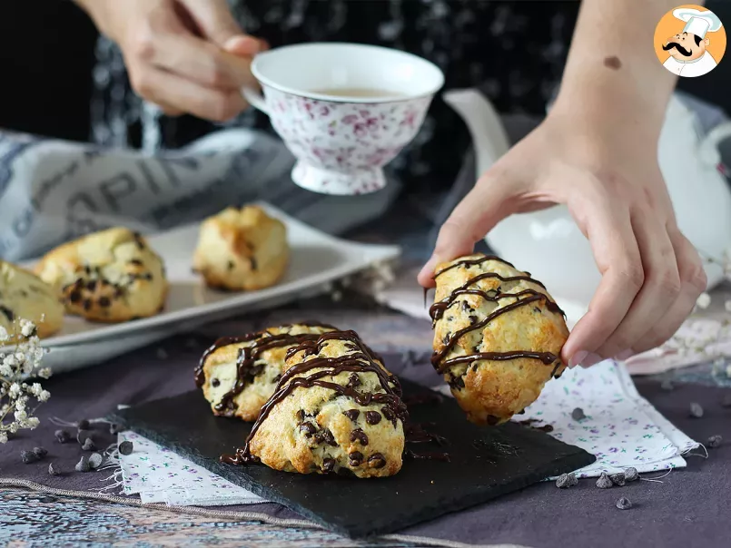 Scones with chocolate chips, photo 1