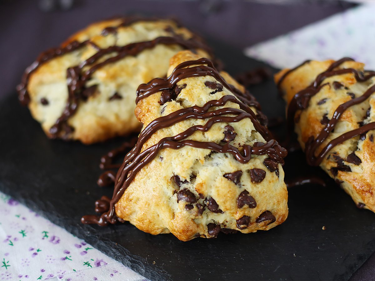 Scones with chocolate chips - photo 2