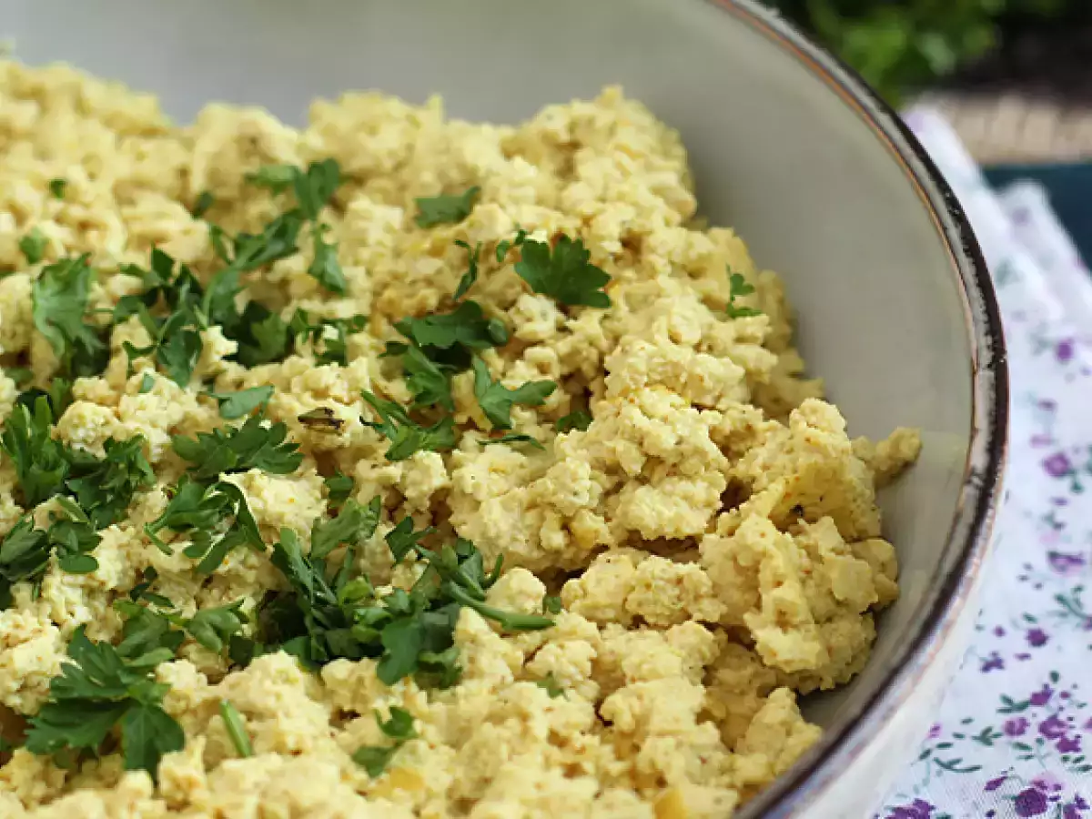 Scrambled tofu as a replacement for scrambled eggs! - photo 2