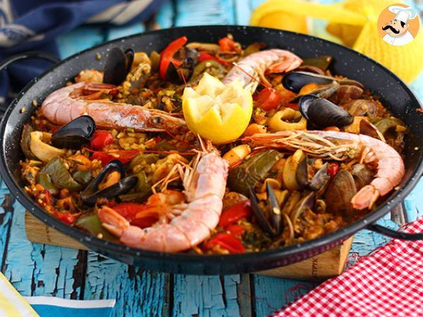 Seafood paella