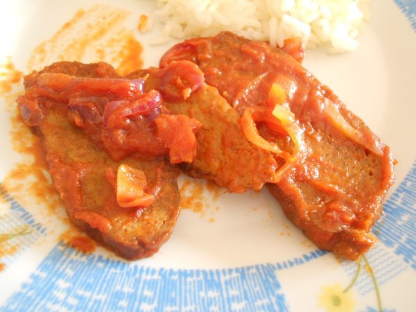 Seitan de Cebolada (Onions and Tomato Sauce)