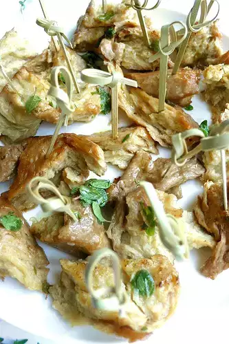 Seitan recipe with lemon and fresh herbs