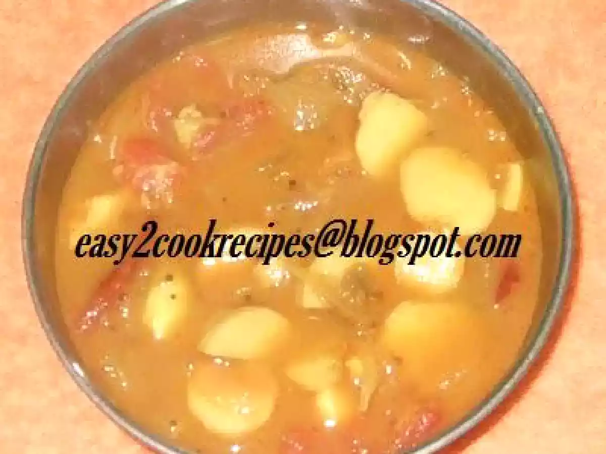 SEPANGKIZHANGU KULAMBU / TARO ROOT CURRY