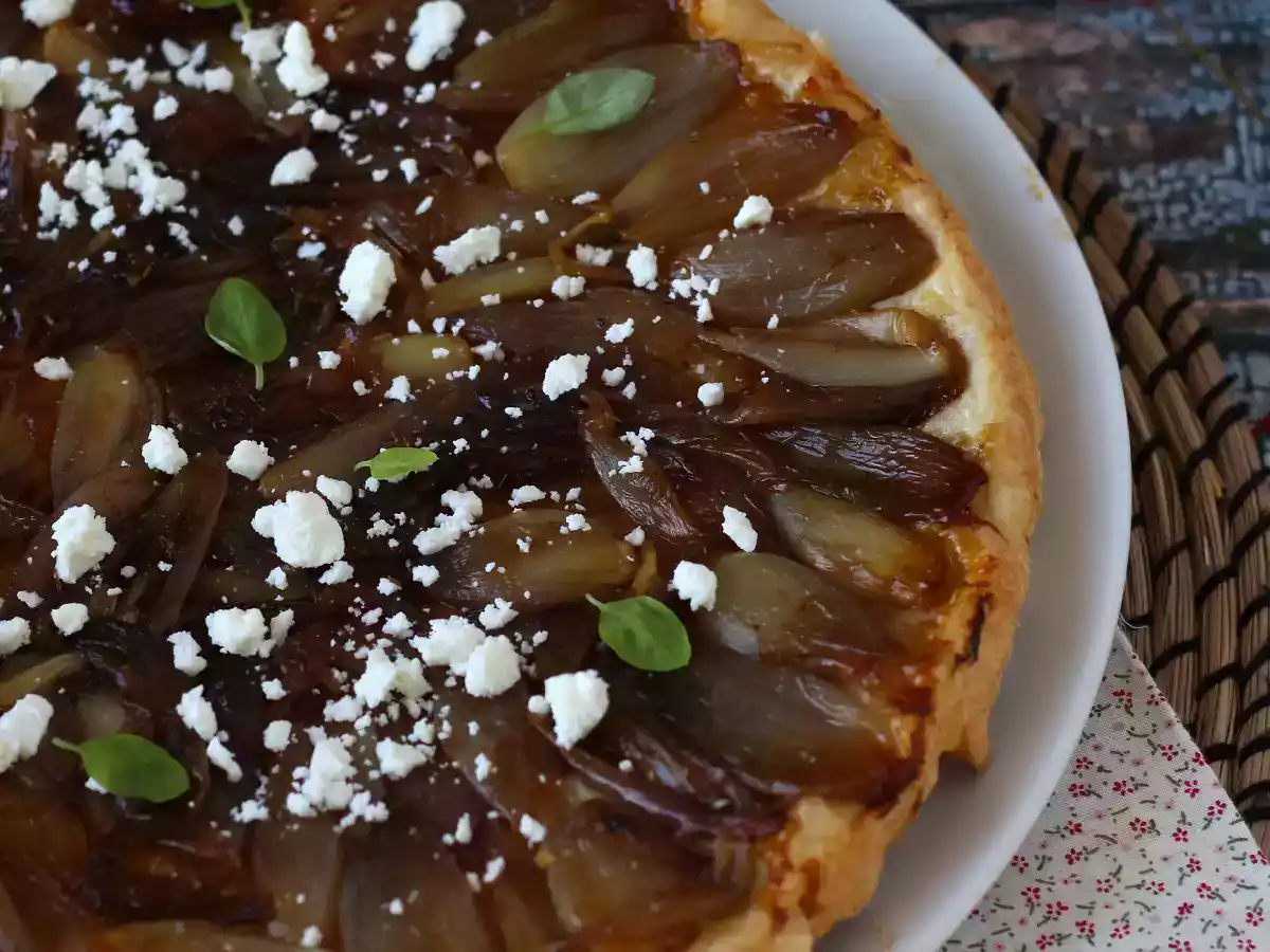 Shallot and feta tart tatin, the irresistible savory version! - photo 4
