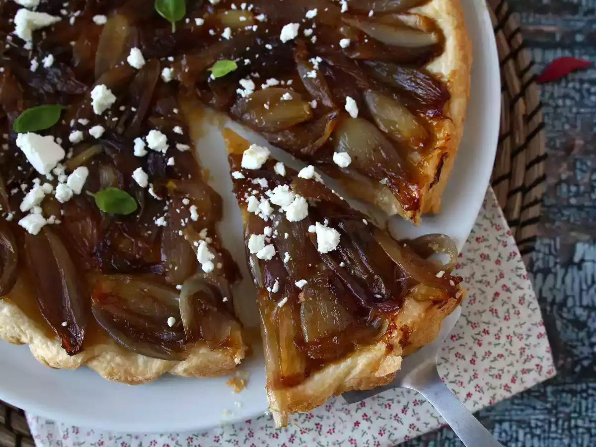 Shallot and feta tart tatin, the irresistible savory version! - photo 5