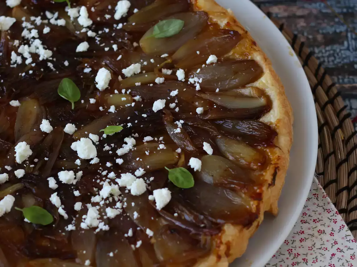 Shallot and feta tarte Tatin, an irresistible savory version! - photo 4