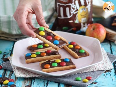 Shortbread cookies with m&m's