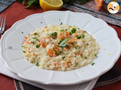 Shrimp and lemon risotto, the elegant and easy to prepare first course