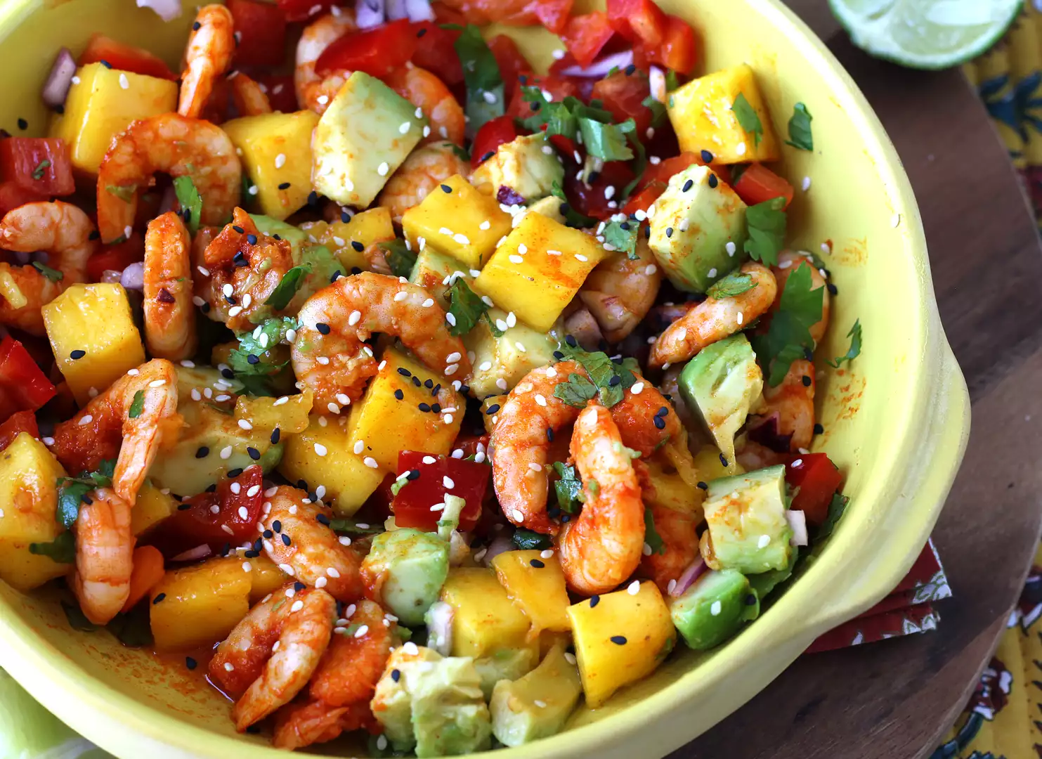 Shrimp and mango salad, fresh and perfect for summer