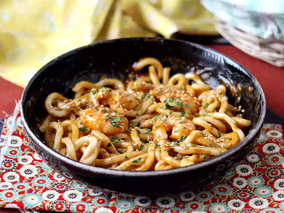 Shrimp udon noodles with spicy peanut sauce - photo 2