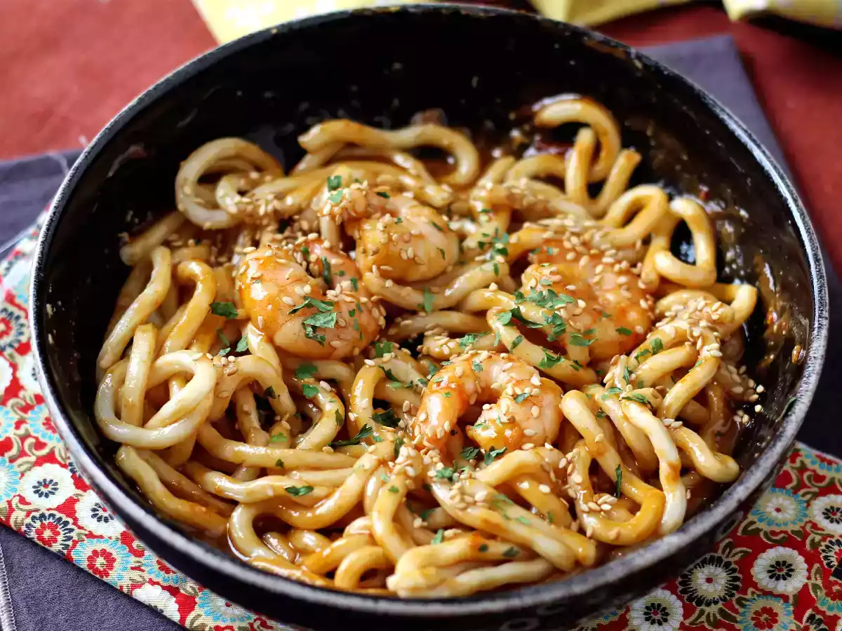 Shrimp udon noodles with spicy peanut sauce - photo 5