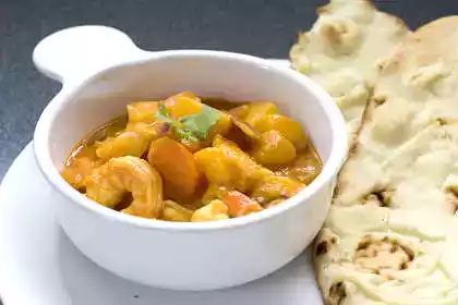 Shrimp vegetable mango curry recipe: a tasty dinner option
