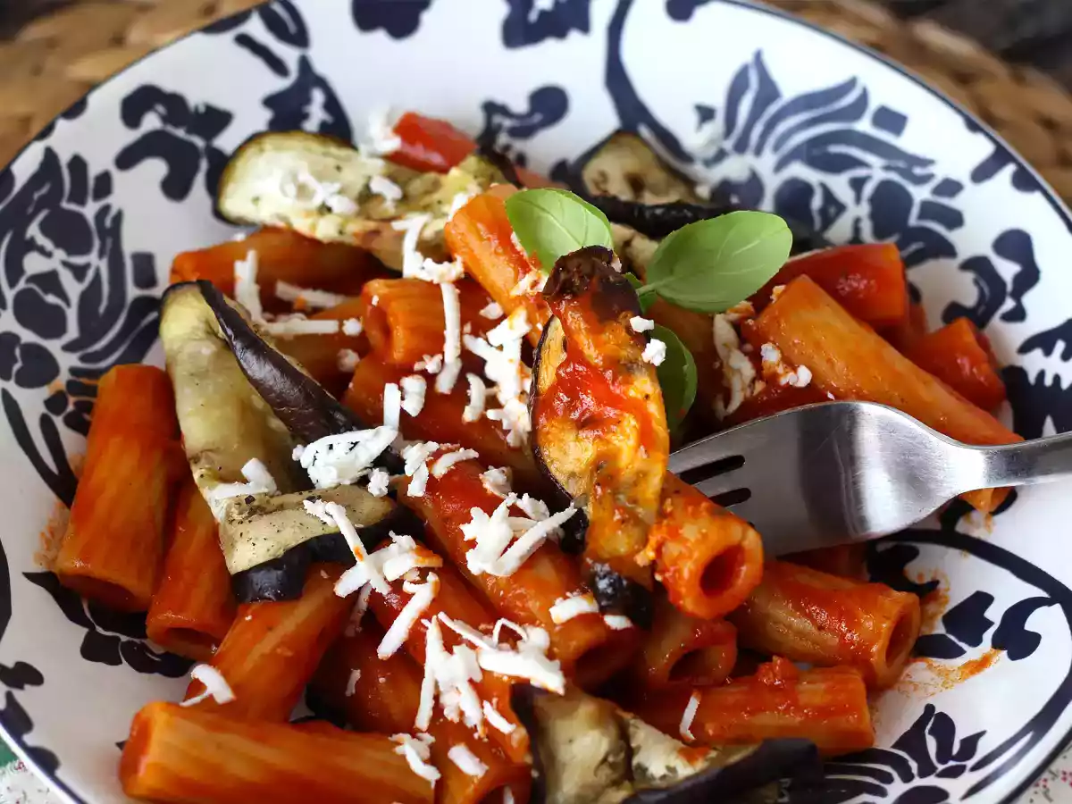 Sicilian eggplant pasta, the easy and light version - pasta alla norma - photo 4