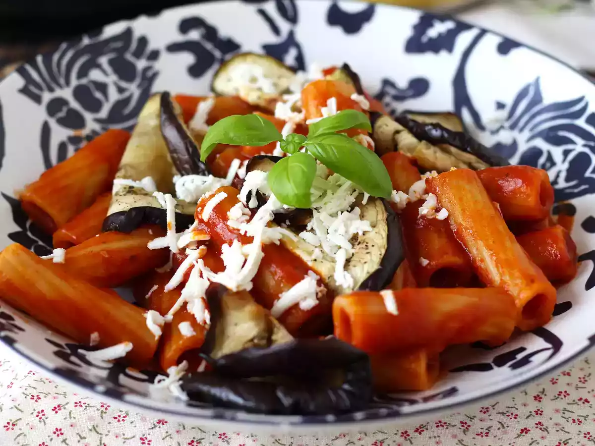 Sicilian eggplant pasta, the easy and light version - pasta alla norma - photo 5